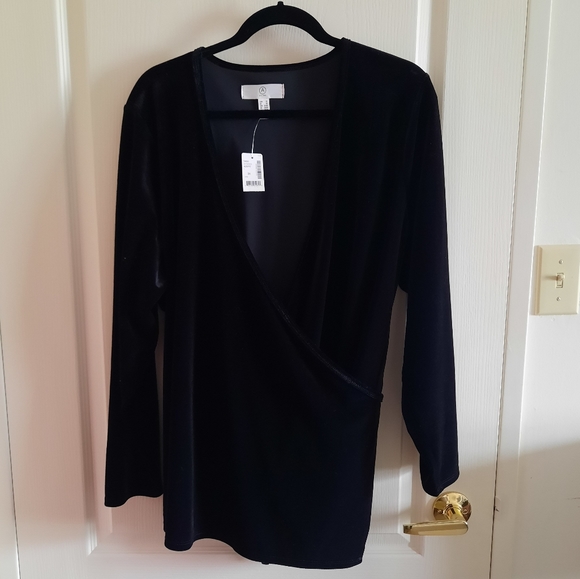 Addition Elle Velvet Wrap Top NWT - Picture 4 of 11